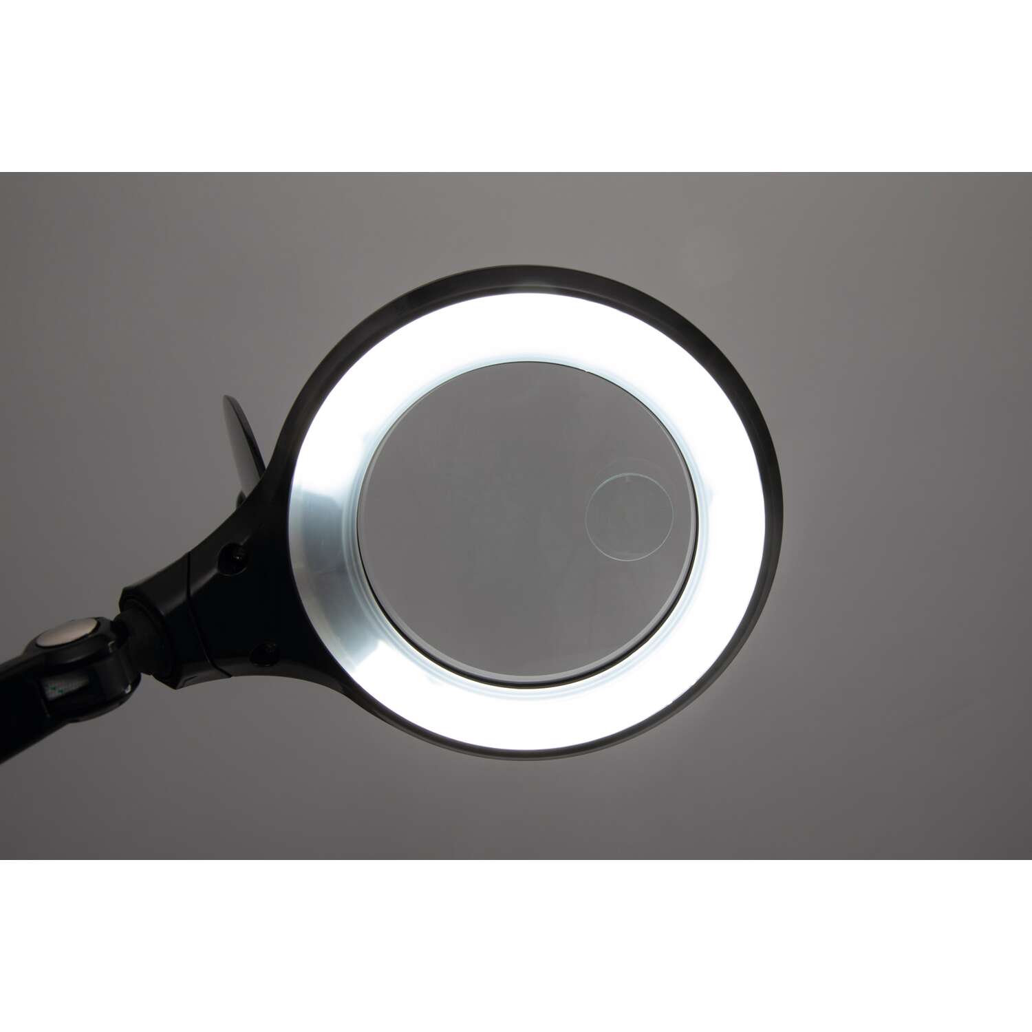 LED magnifying lamp 