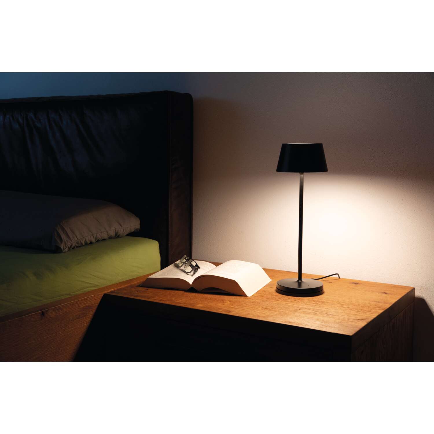 Mobile rechargeable LED lamp MAULnina, dimmable